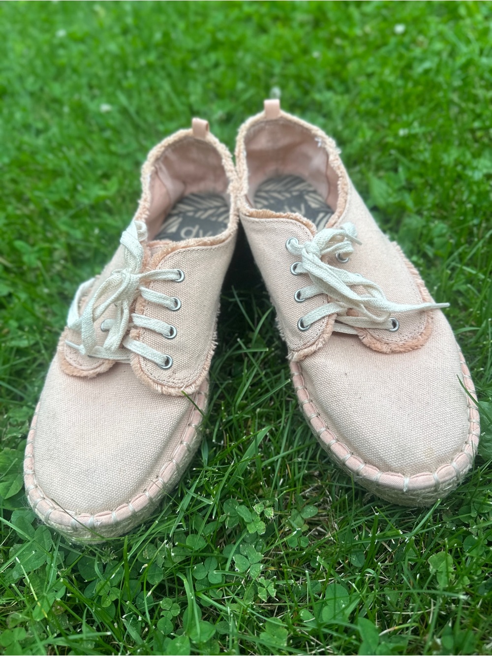 DV Dolce Vita "Roxie" Peach platform espadrille sneakers Size 7.5
